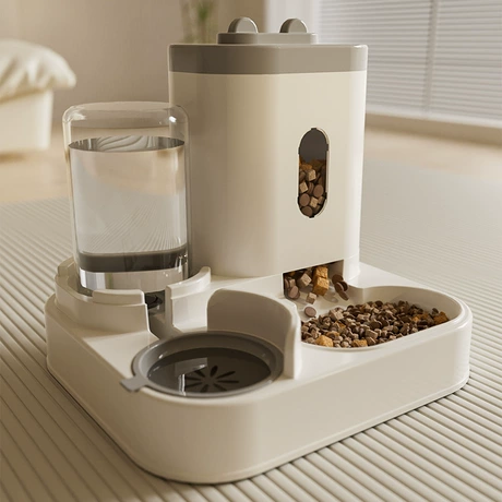 Pet Bowls & Feeders